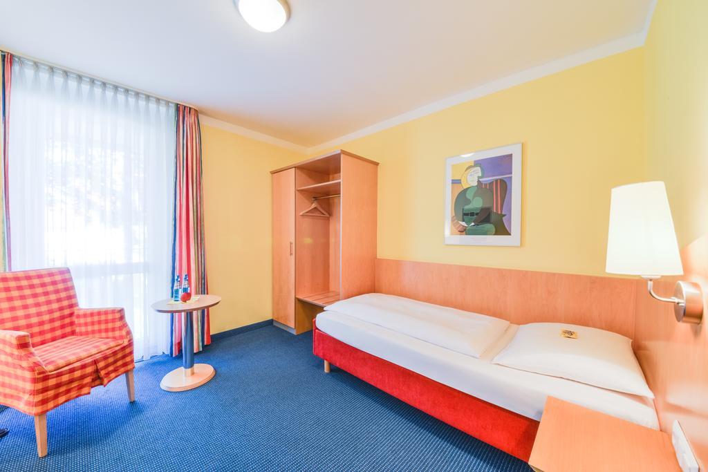 Hotel Beim Schrey Kirchheim bei Muenchen Habitación foto